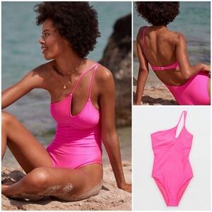 NWT - AERIE - Fuchsia ribbed one shoulder one piece swimsuit. Size: XL